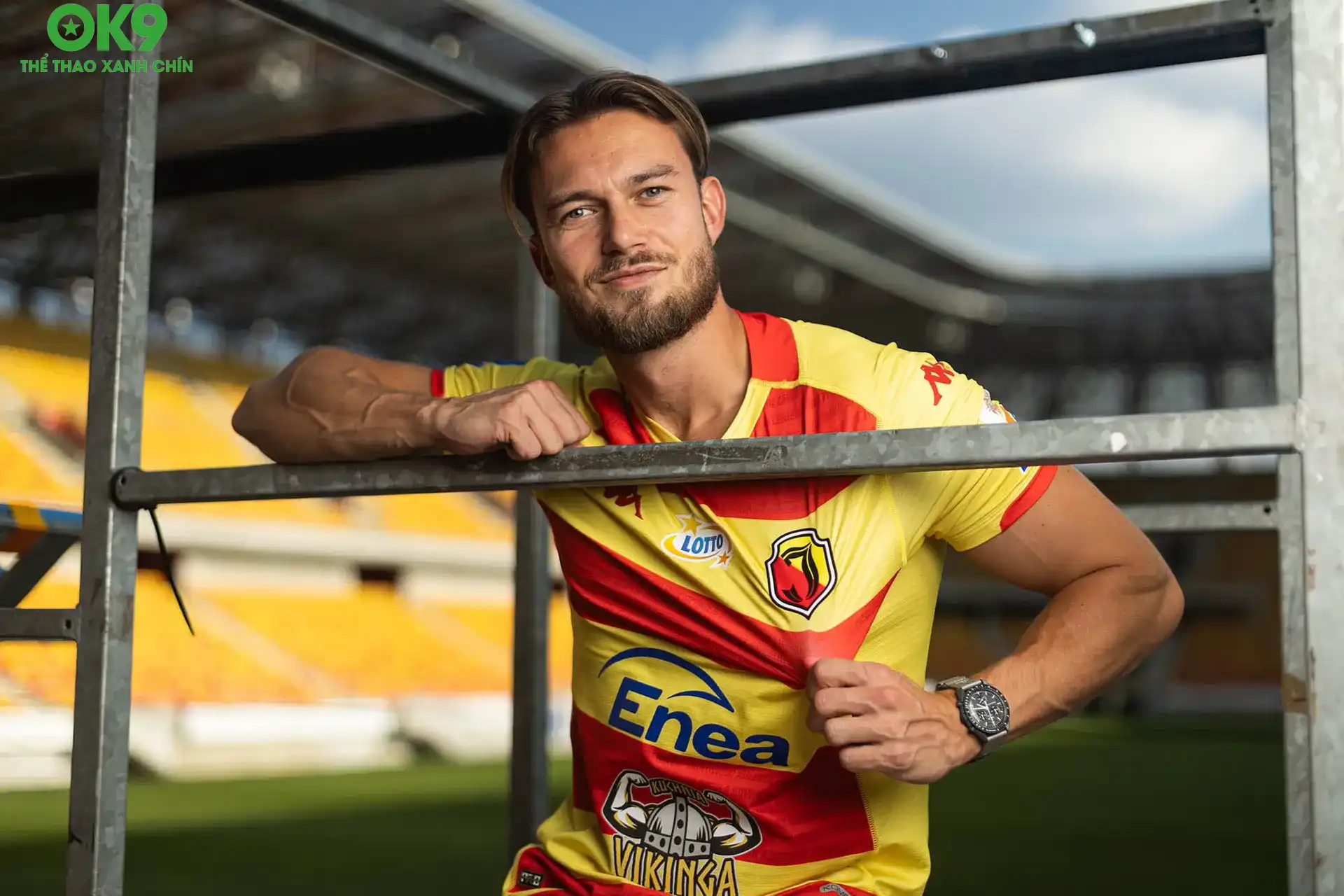 Hansen có nhiều năm chơi bóng tại Châu Âu